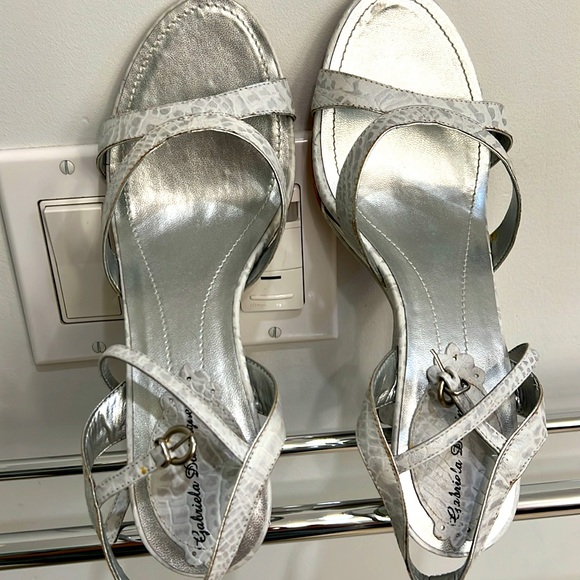 Designer Gabriela Dominguez from Dominican Republic, sandals 8.5 - Picture 7 of 8